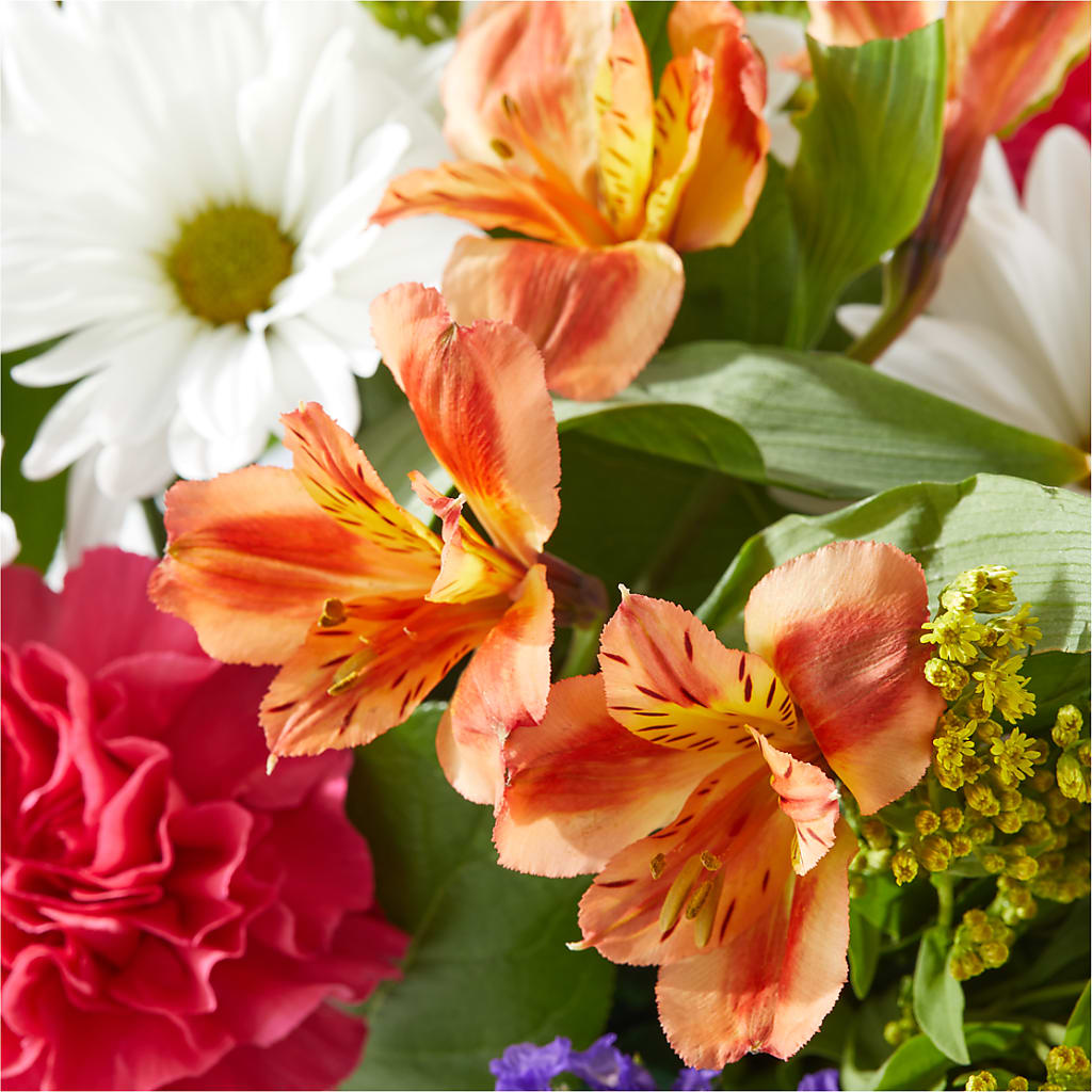 Oopsie Daisy Box Bouquet – ALISA'S UNIQUE DESIGNS, Spencer WV