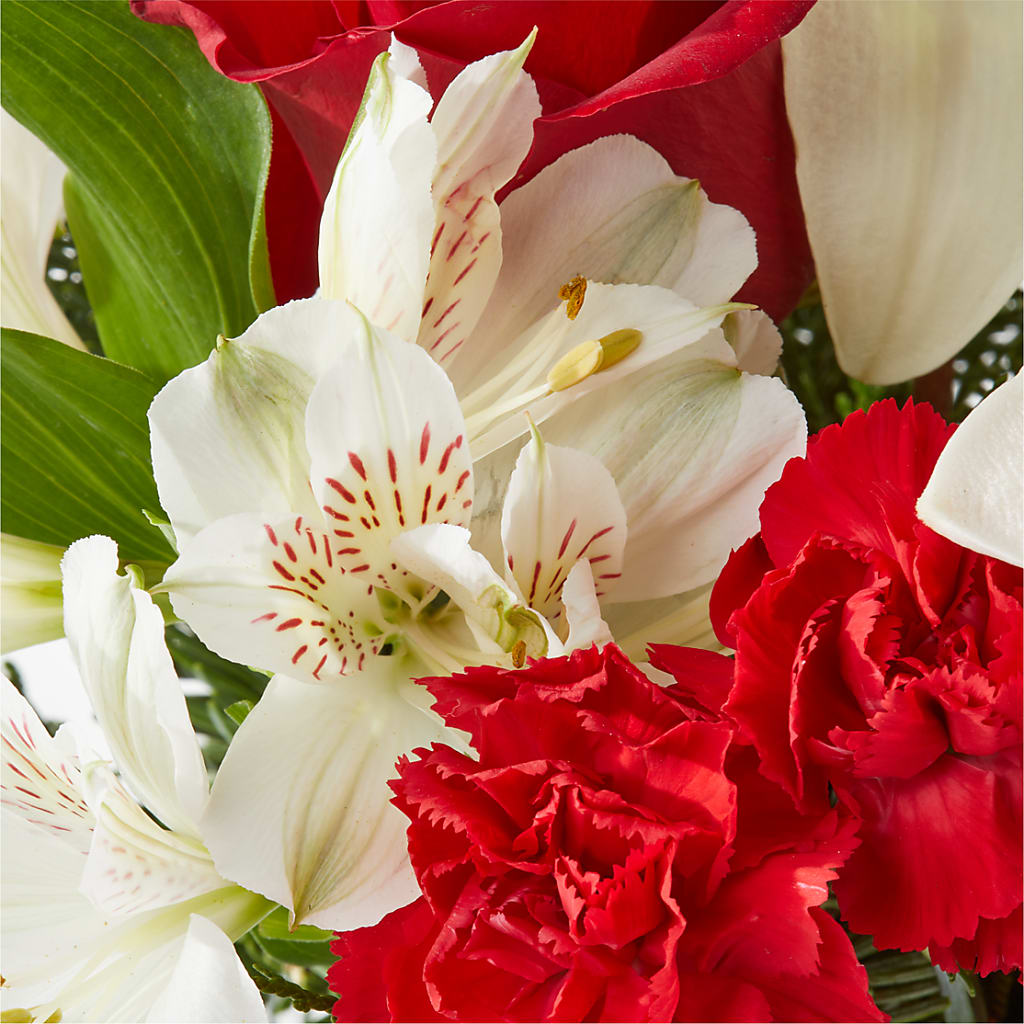Holiday Season Bouquet – ALISA'S UNIQUE DESIGNS, Spencer WV