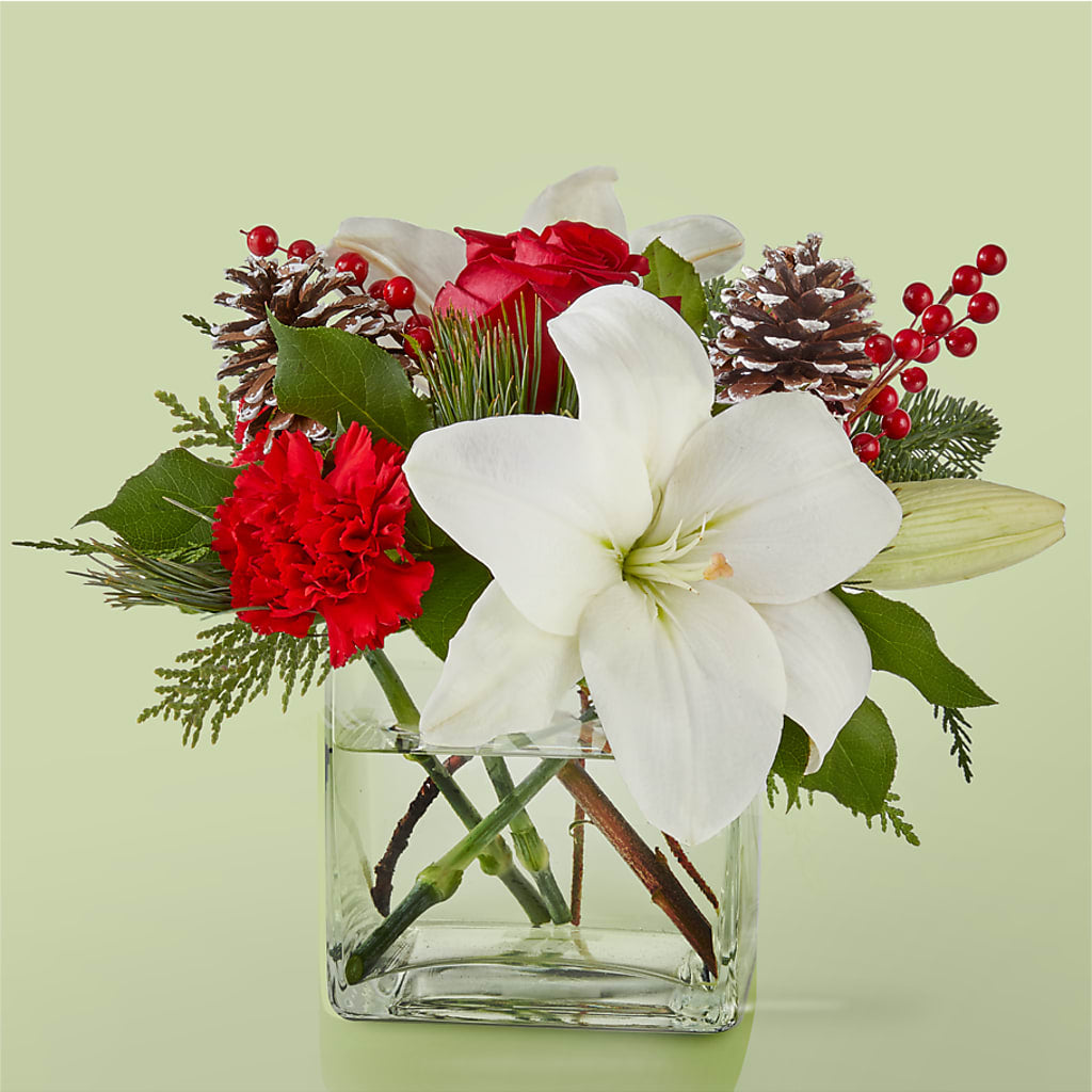Glistening Icicles Bouquet – ALISA'S UNIQUE DESIGNS, Spencer WV
