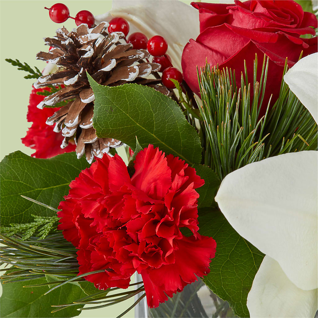 Glistening Icicles Bouquet – ALISA'S UNIQUE DESIGNS, Spencer WV