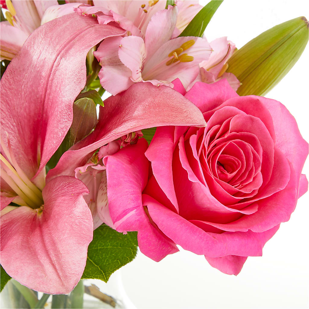Lots of Love Bouquet – ALISA'S UNIQUE DESIGNS, Spencer WV