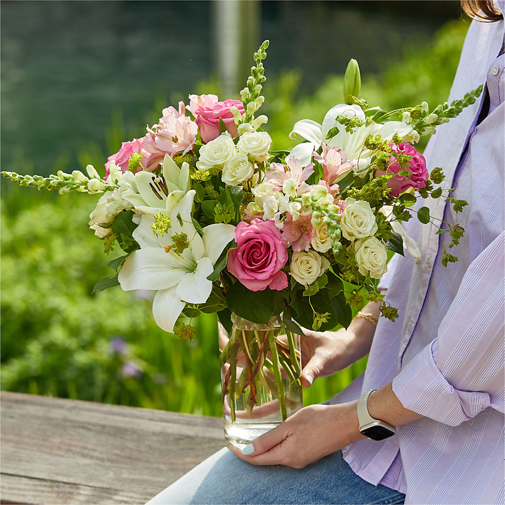 Fondly Bouquet – ALISA'S UNIQUE DESIGNS, Spencer WV