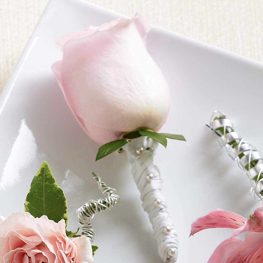 Pink Rose Boutonniere – ALISA'S UNIQUE DESIGNS, Spencer WV