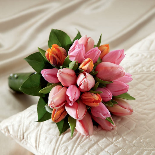 Embraceable Bouquet – ALISA'S UNIQUE DESIGNS, Spencer WV