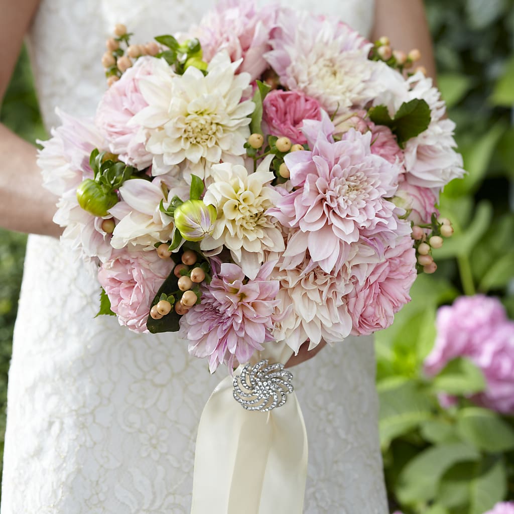 Heart's Promise Bouquet – ALISA'S UNIQUE DESIGNS, Spencer WV