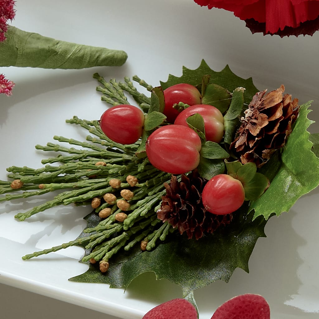 Red Berry Boutonniere – ALISA'S UNIQUE DESIGNS, Spencer WV